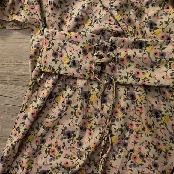 PrettyLittleThing Cream Ruffled Sundress NWT - Picture 5 of 7